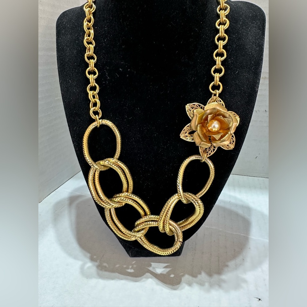 Maximal art gold tone chunky runway floral necklace